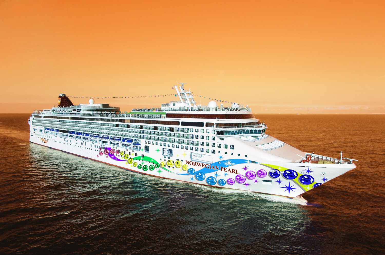 Norwegian Pearl cruise ship at sea